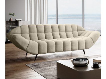 Luxusná dvojsedačka LUPPA Sofa 2 v béžovej farbe, umiestnená v modernej obývačke s veľkými oknami a drevenou podlahou, celkový pohľad