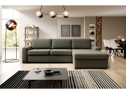 Moderná rozkladacia sedačka LILLY SOFA v tmavozelenej farbe, umiestnená v modernej obývačke s drevenou podlahou, celkový pohľad