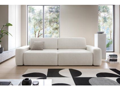 Rozkladacia pohovka EASY SOFA v svetlom interiéri pri okne, krémové čalúnenie, pohľad spredu.