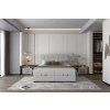 Boxspring posteľ LOFTY v spálni, celkový pohľad spredu.