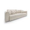 Rozkladacia pohovka SCANDORA XL SOFA v bočnom pohľade, svetlé čalúnenie, vysoké operadlo s vankúšmi a oblý tvar podrúčok.