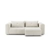 Sedacia súprava CORDIA sofa v poťahovej látke Monte 03 s jednou vysunutou sedacou časťou vytvárajúcou predĺženú plochu na relaxáciu.