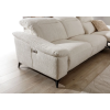 Pohovka PALERMO SOFA 3 v svetlom prevedení, detail zadnej časti a čalúnenia pri okne v interiéri.