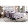 Boxspring posteľ ELIZABETH - svetlosivá čalúnená - v spálni - celkový pohľad