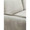 Detail švu a štruktúry poťahovej látky pohovky Nardo Sofa v svetlej béžovej farbe