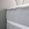 Matrac NATURA AIRGEL – detail bočnej 3D sieťoviny, lemovania a zipsu poťahu.